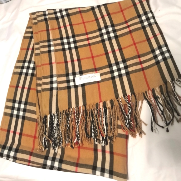 Accessories - Beautiful plaid blanket scarf